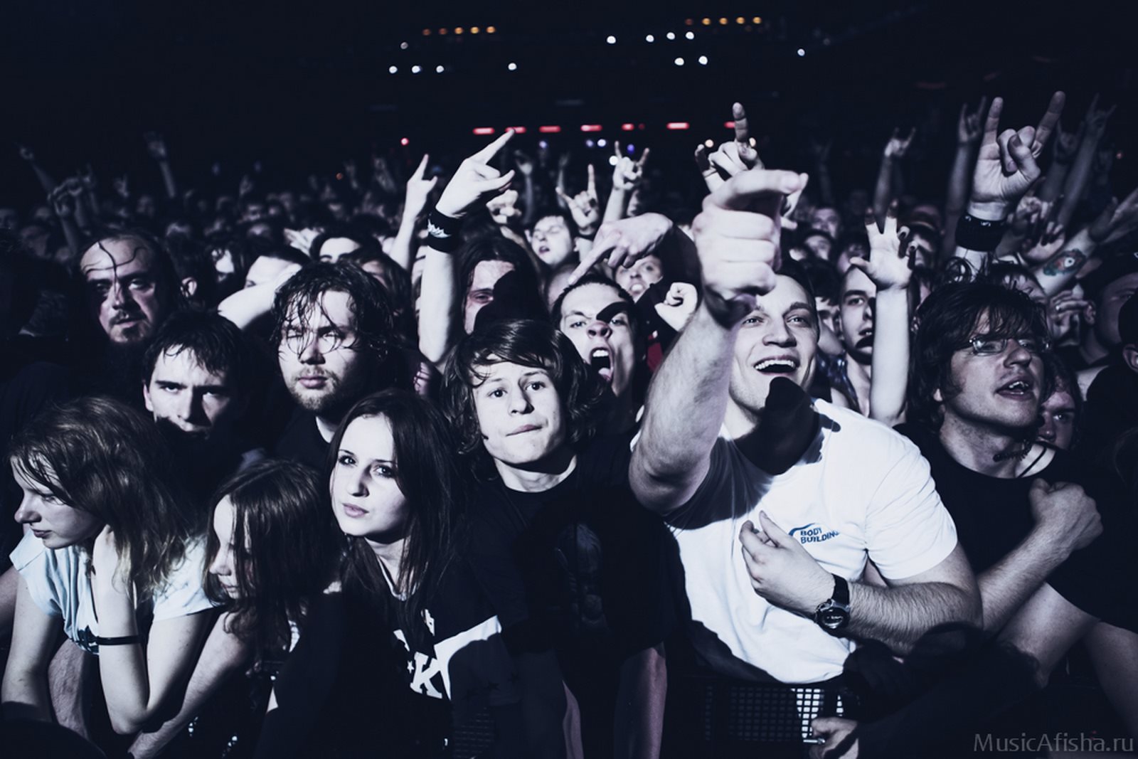 Концерты спб июнь 2024. Концерт Korn в Москве. Korn концерт. Korn концертный мерч.